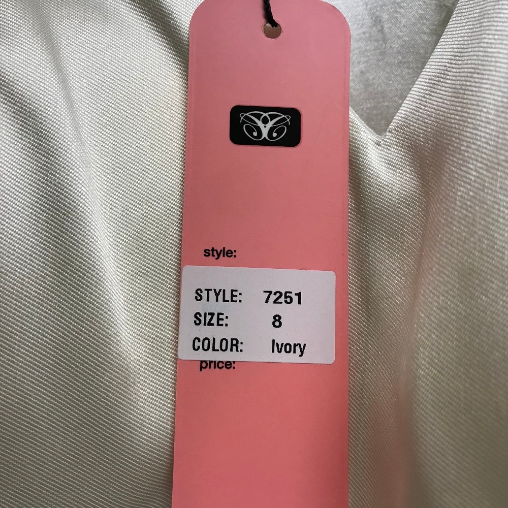 Chi Chi London Pearl ivory dress wedding or cocktail - Picture 6 of 14